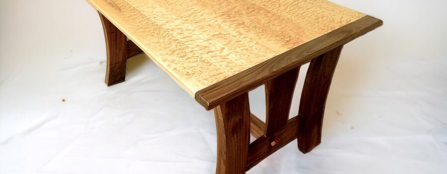 Columbia dinning Table