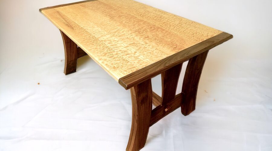 Columbia dinning Table