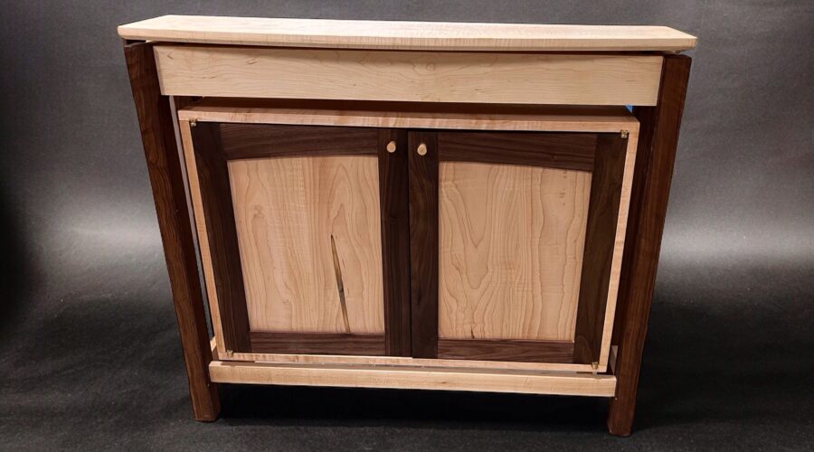 The Benefits of Custom Handcrafted Furniture for Businesses and Its Impact on Customers